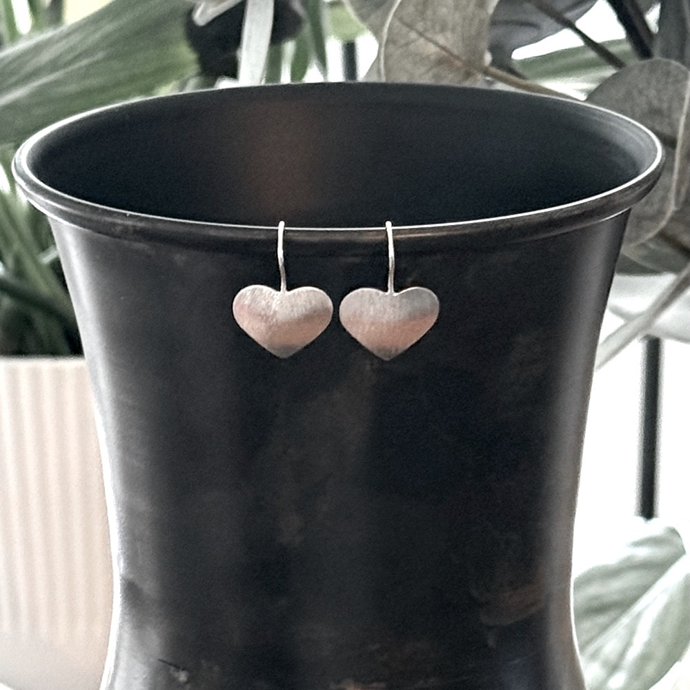 925 Sterling Silver Matte Heart Earrings! NEW!